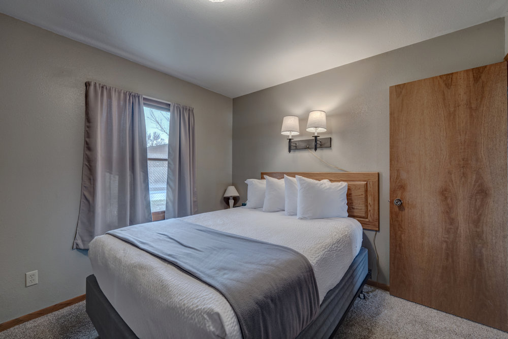 2 Bedroom Large Cabin For Rent At Canyon Lake Resort In Rapid City South Dakota