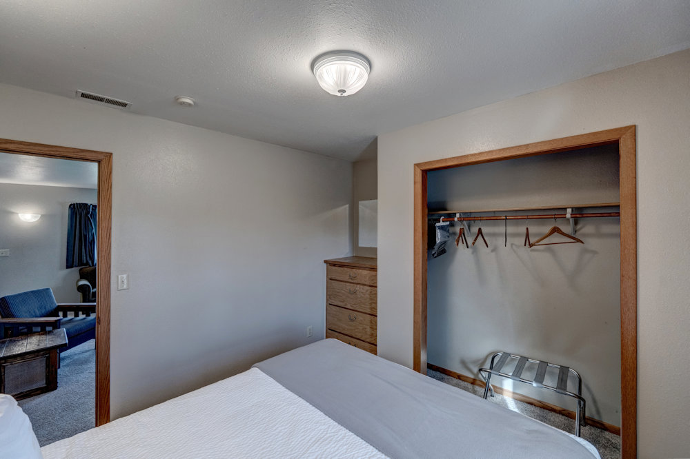 2 Bedroom Large Cabin For Rent At Canyon Lake Resort In Rapid City South Dakota