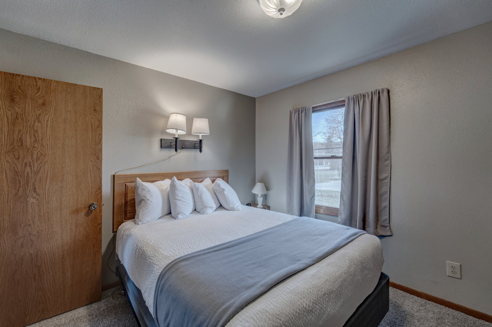 2 Bedroom Large Cabin For Rent At Canyon Lake Resort In Rapid City South Dakota